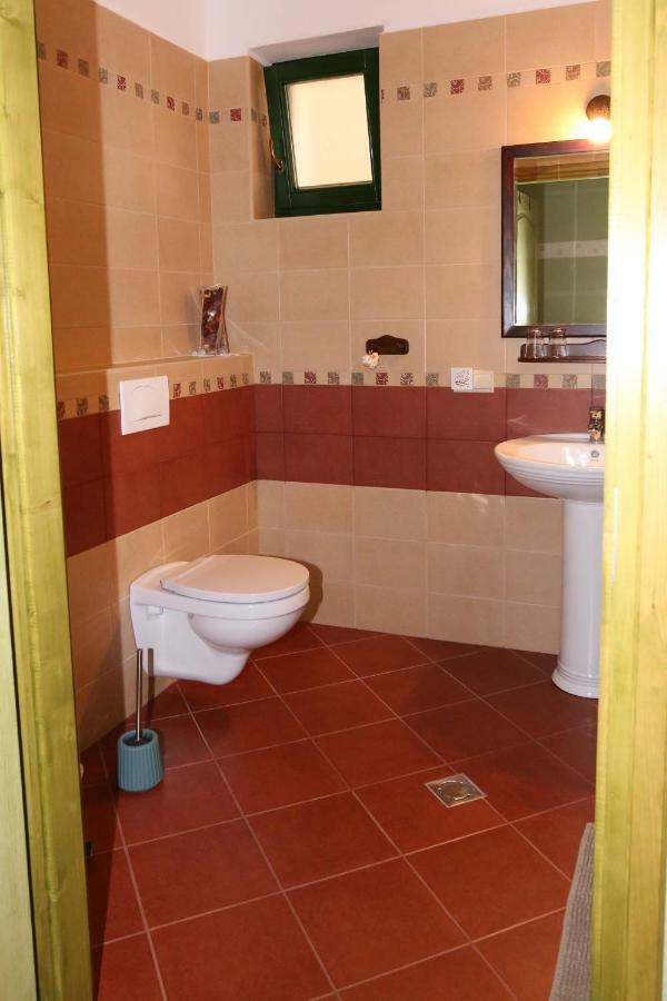 Sasfeszek Vendeghaz Hotel Зирц Екстериор снимка
