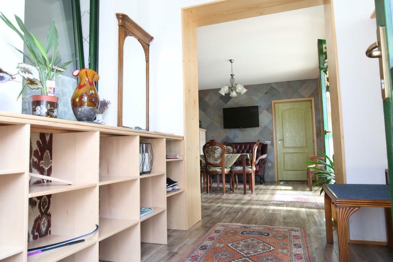 Sasfeszek Vendeghaz Hotel Зирц Екстериор снимка