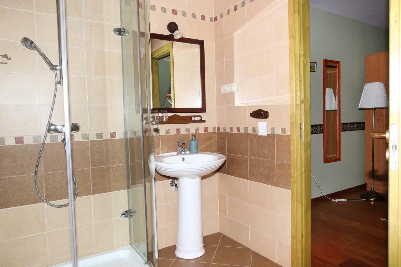 Sasfeszek Vendeghaz Hotel Зирц Екстериор снимка